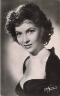 CELEBRITE - Gina Lollobrigida - Actrice Et Photographe Italienne - Carte Postale Ancienne - Femmes Célèbres