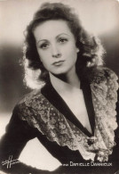 CELEBRITE - Danielle Darrieux - Actrice Française - Carte Postale Ancienne - Famous Ladies