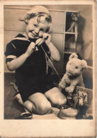 ENFANT - Petite Fille Au Téléphone - Ours En Peluche - Carte Postale Ancienne - Autres & Non Classés