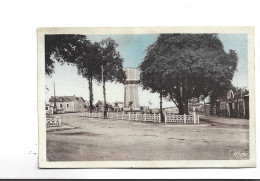 CPA DPT DPT 86 MIRABEAU , LE CHATEAU D EAU ET LES JARDINS PUBLICS - Mirebeau