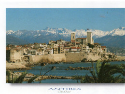 CPM - D -  ALPES MARITIMES - ANTIBES - LES REMPARTS ET LA VIEILLE VILLE - AU FOND LES ALPES ENNEIGEES - Antibes - Les Remparts