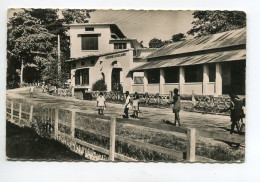 GABON LIBREVILLE Groupe Scolaire Ecole Officielle Enfants Rue 1963 écrite Timbrée  D02  2020 - Gabon