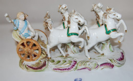 E2 Groupe En Porcelaine - L'ange Sur Son Carrosse - Chevaux - élégance - France - Altri & Non Classificati