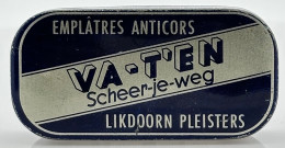 Ancienne Petite Boîte En Fer Emplatres Anticorps Va-t'en. Likdoorn Pleisters Scheer-je-weg. 70 X 32 Mm - Boîtes