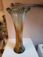 Vase Ancien En Verre Hauteur 43 Cm - Vases