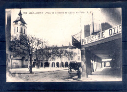 81. Réalmont. Place Et Couverts De L'hôtel De Ville - Realmont