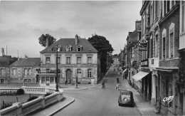 Redon * Place De La République Et Avenue De La Gare * Hôtel De France - Redon