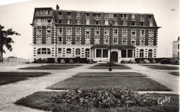 FRANCE - Blonville Sur Mer - Hôtel Et Les Jardins - Façade Principale - Carte Postale - Andere & Zonder Classificatie