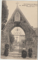 Ille Et Vilaine  : SAINT SULIAC : Entrée Du  Cimetière  , Calvaire - Saint-Suliac