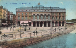 Bayonne * Place Et La Mairie * Hôtel De Ville - Bayonne