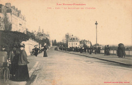 Pau * Le Boulevard Des Pyrénées * Promeneurs - Pau