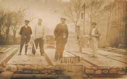 Boulogne Sur Mer * Carte Photo 1908 * Un Chantier Dans La Ville Le 11 Novembre * Voie Ligne Chemin De Fer Tramway ? - Boulogne Sur Mer