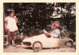 Voiture à Pédales * Marque Type Modèle ?* Jeu Jouet Enfant Jeux Jouets Enfants Automobile Auto * Photo Ancienne 12.8x9cm - Jeux Et Jouets