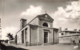 Brétignolles Sur Mer * La Place De L'église - Bretignolles Sur Mer