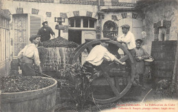 CPA  61 SCENES NORMANDES LA FABRICATION DU CIDRE  Postée De L'Aigle  E.Pasquis éditeur Laigle  Très Belle Voir Recto Ver - L'Aigle