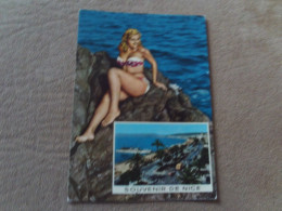 BELLE CARTE TOURISTIQUE "SOUVENIR DE NICE" ..BELLE FEMME SEXY EN BORD DE MER - Pin-Ups