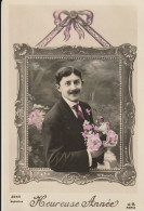 Carte-photo Montage Glacée D'un Jeune Homme Moustachu - Hommes