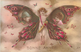 Papillon Butterfly * Carte Photo Surréalisme Photo Montage * Ange Angelot Angel * Poilu Militaria Guerre War Femme - Butterflies