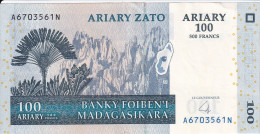 BILLETE DE MADAGASCAR DE 100 ARIARY DEL AÑO 2004 EN CALIDAD EBC (XF)(BANKNOTE) - Madagascar