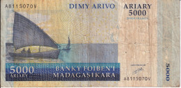 BILLETE DE MADAGASCAR DE 5000 ARIARY DEL AÑO 2003 (BANKNOTE) - Madagascar