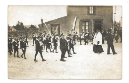 La Montagne  ?? ( 44 ) Carte Photo Procession De Premiers Communiants - La Montagne