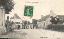 Thoigné * 1907 * Entrée Par Courgains * Villageois - Beaumont Sur Sarthe