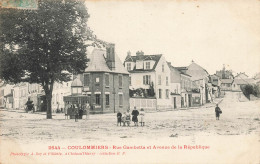Coulommiers * 1905 * Rue Gambetta Et Avenue De La République * Pissotières * Enfants - Coulommiers