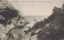 13 / EN MER DE MARSEILLE A CASSIS / CALANQUE DE SUGITTON  / LL 3 - Südbezirke, Mazargues, Bonneveine, Pointe Rouge, Calanque-Felsen