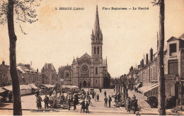 Briare * Place Bapterosse , Le Marché * Commerce MAGASINS REUNIS * Market * Villageois - Briare