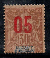 Sultanat D'Anjouan 1912 Yv. 25 Neuf ** 100% 05 S. Sur 30 C. - Unused Stamps