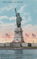 45 - Statue Of Liberty, New York City (with American Flags) - Estatua De La Libertad