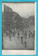 * Menen - Menin (West Vlaanderen) * (Carte Photo - Fotokaart) Barakken, Hoek Moeskroenstraat, Animée, Vélo, TOP - Menen