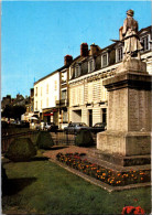 15-12-2023 (2 W 11) France  (posted 1988) Angerville - Mairie Et Monument Aux Morts - Monuments Aux Morts