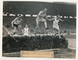 FRANCE - Photo De Presse Keystone - COLOMBES : Championnats D'Atlétisme - PUJAZON Pendant Le 3000 M. Steeple - Europe