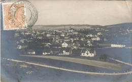 TCHEQUIE - Vue D'ensemble Sur Une Ville - Route De Campagne - Maisons - Eglise - Imprimé - Carte Postale Ancienne - Czech Republic