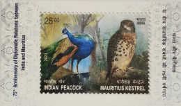 PEACOCK - KESTREL - INDIA-MAURITIUS JOINT ISSUE - Pavos Reales