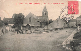 FRANCE - Vallières Les Grandes - L'église Et La Place - Carte Postale Ancienne - Sonstige & Ohne Zuordnung