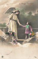 FANTAISIES - L'Ange Gardien - Une Enfant Prenant La Main De L'ange - Colorisé - Carte Postale Ancienne - Autres & Non Classés