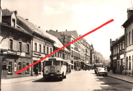 AK Riesa Ernst Thälmann Straße Hauptstraße Bus Haltestelle Gasthof Restaurant Elbterrasse Elbterasse Ikarus DDR - Riesa