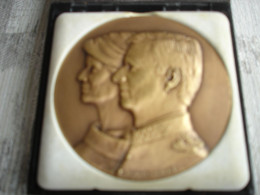 Koningshuis Bronzen Medaille Koning Filip / Koningin Mathilde Ontwerp Benin-debacker - Royaux / De Noblesse