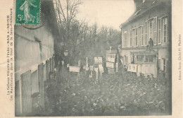 Bar Sur Seine * La Défense Viticole De L'aube * Manifestants Dans Cour Sous Préfecture * Grève Grèves Grévistes - Bar-sur-Seine