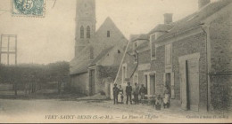 B004 - Vert Saint Denis La Place Et L'eglise - Cesson