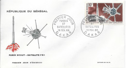 POSTE AÉRIENNE - RÉPUBLIQUE DU SÉNÉGAL DAKAR 1 9 FEV 66 FUSÉE SCOUT - FUSÉE DIAMANT (2 ENV) - Afrika