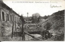 51 - Boyau Dans Les Rues De Souain - **cpa Vierge Animée **   Militaria Grande Guerre 1914-18 - Souain-Perthes-lès-Hurlus