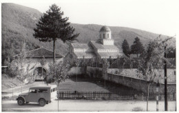 Visoki Decani - Manastir Monastery , Land Rover - Kosovo