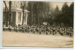 94 ORMESSON Sur MARNE Carte Photo Fillettes Ecolieres Cours De Gymnastique ? Cour De L'Ecole   D24  2020   - Ormesson Sur Marne