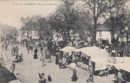 CPA (64) LEMBAYE Un Jour De Marché - Lembeye