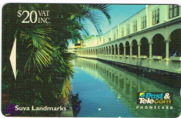 FIDJI FIJI TELECARTE PHONECARD Suva Landmarks Mh Building Nabukalou Creek Riviere 20 $ 1995 UT BE - Figi