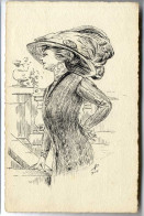 MODE FEMME AVEC UN BEAU CHAPEAU  DESSIN ENCRE  REALISE SUR CARTE POSTALE  -   SIGNEE PAR L AUTEUR DE LA CAR - Zeichnungen