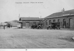 Chaulnes Animée Place De La Gare Voitures Taxis - Chaulnes